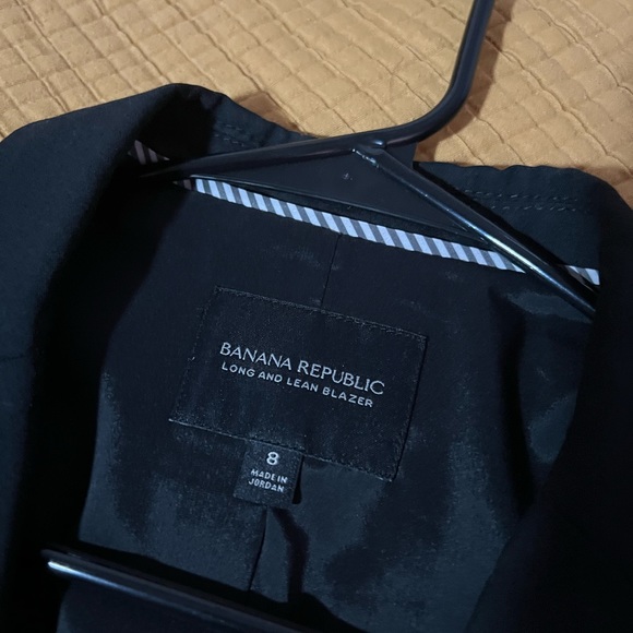 Banana Republic Black Italian Wool Blazer - Only worn once - Picture 4 of 4